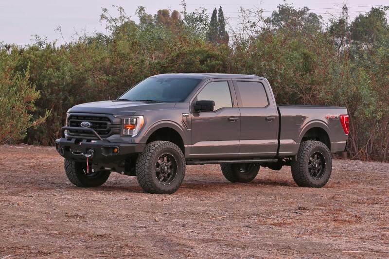 Fabtech 2021+ Ford F150 4WD Basic 6in Lift System - Component Box 1